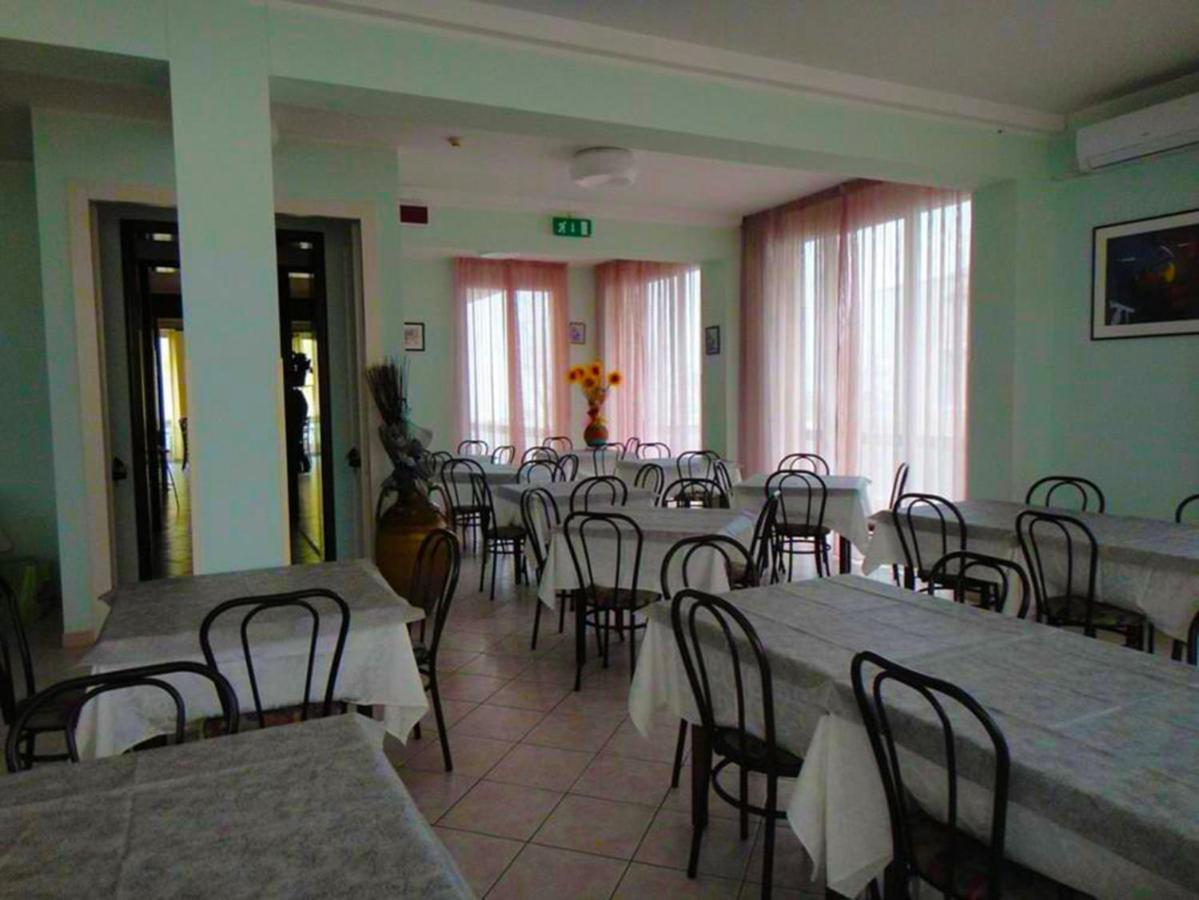 Hotel Acapulco Rimini Dış mekan fotoğraf
